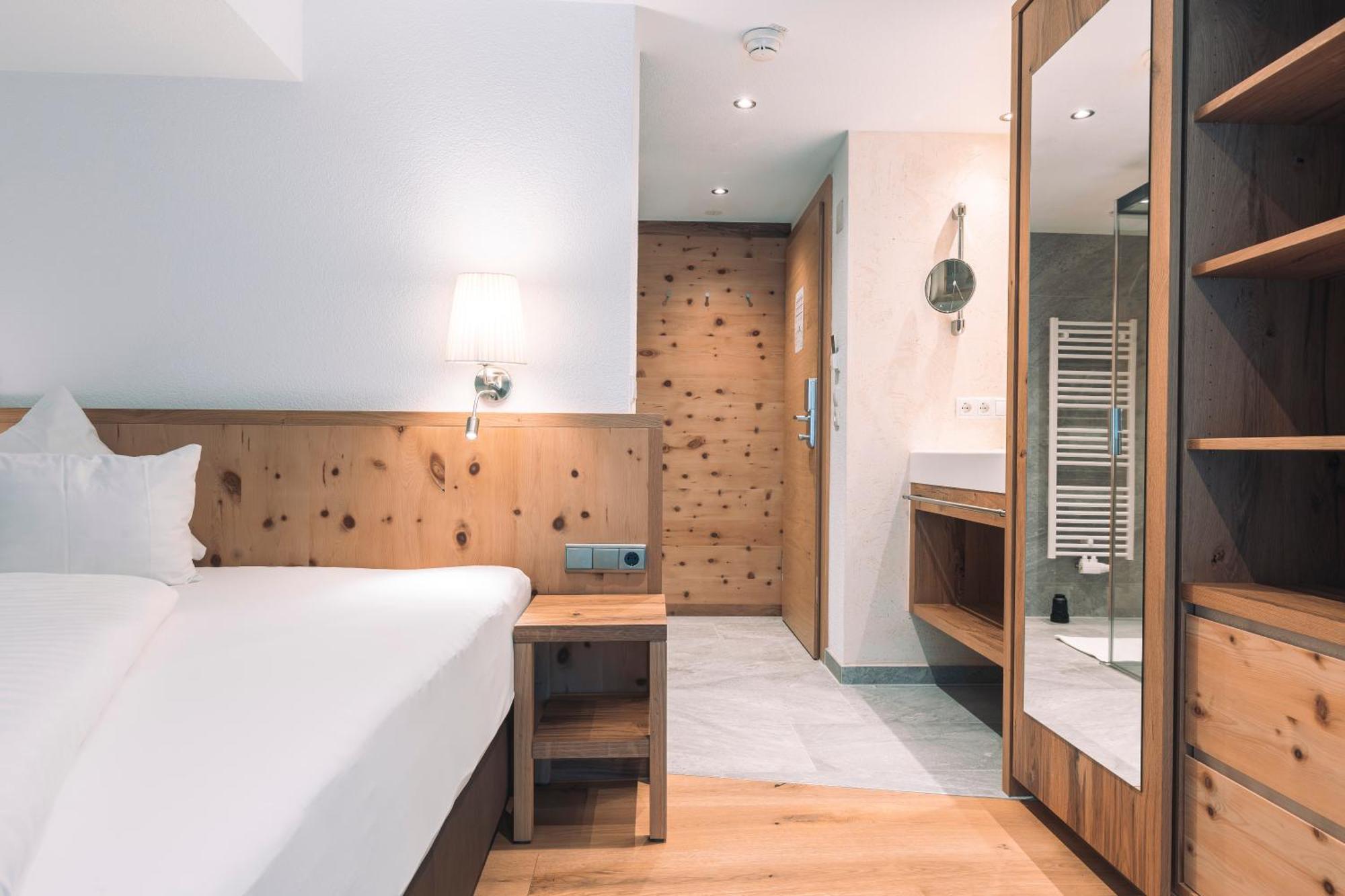 Hotel Olympia Ischgl Bagian luar foto