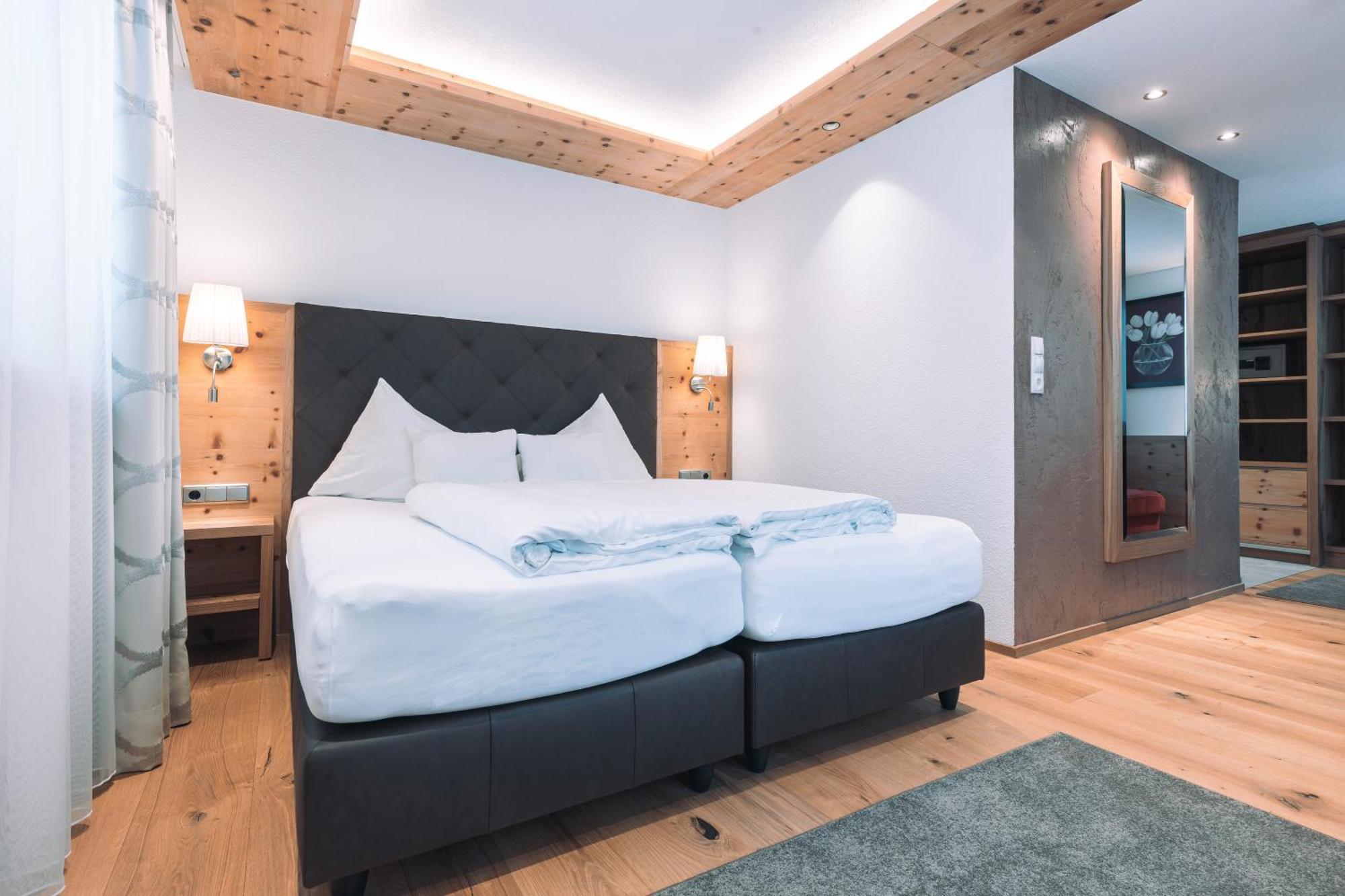 Hotel Olympia Ischgl Bagian luar foto
