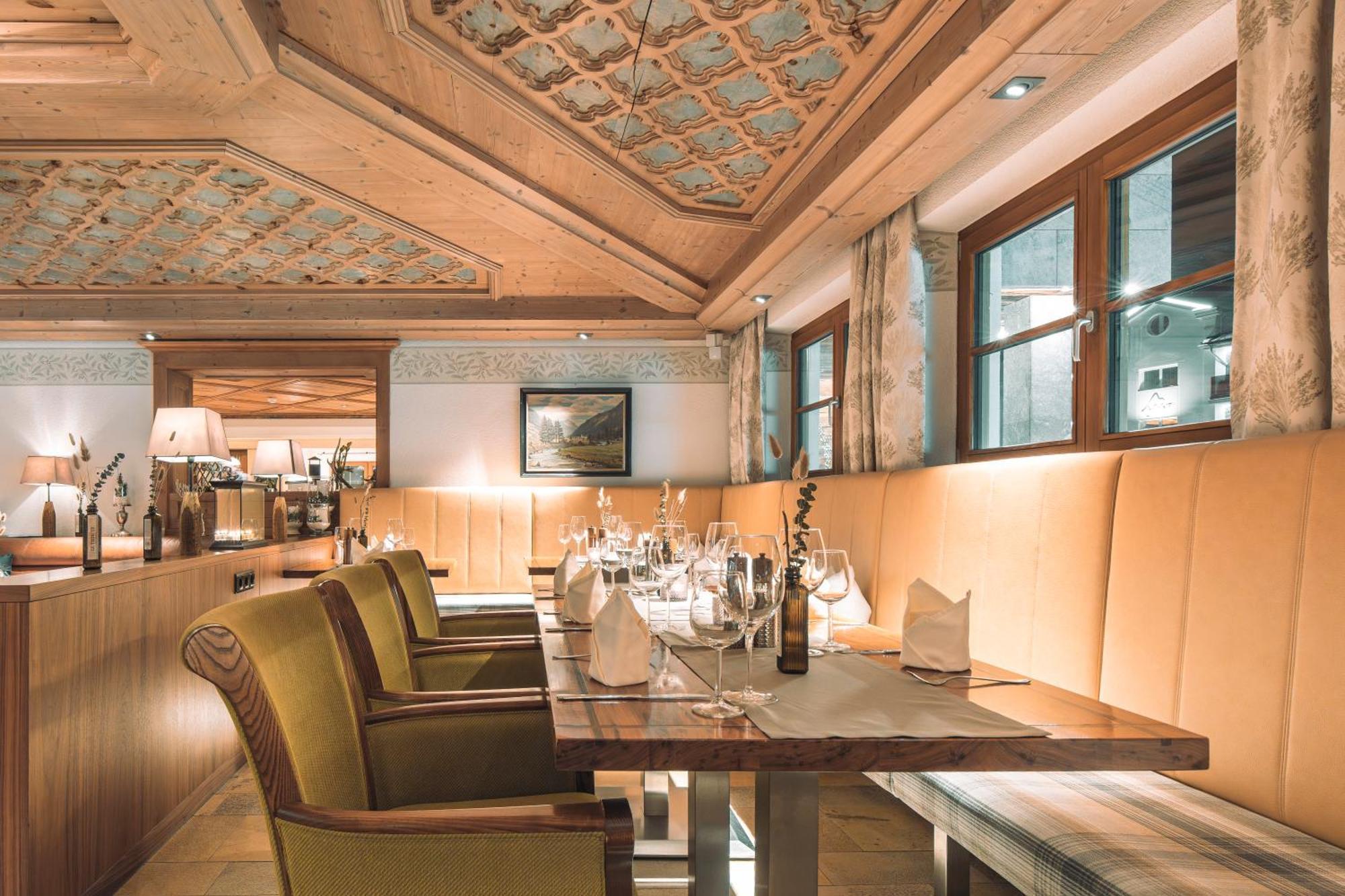 Hotel Olympia Ischgl Bagian luar foto