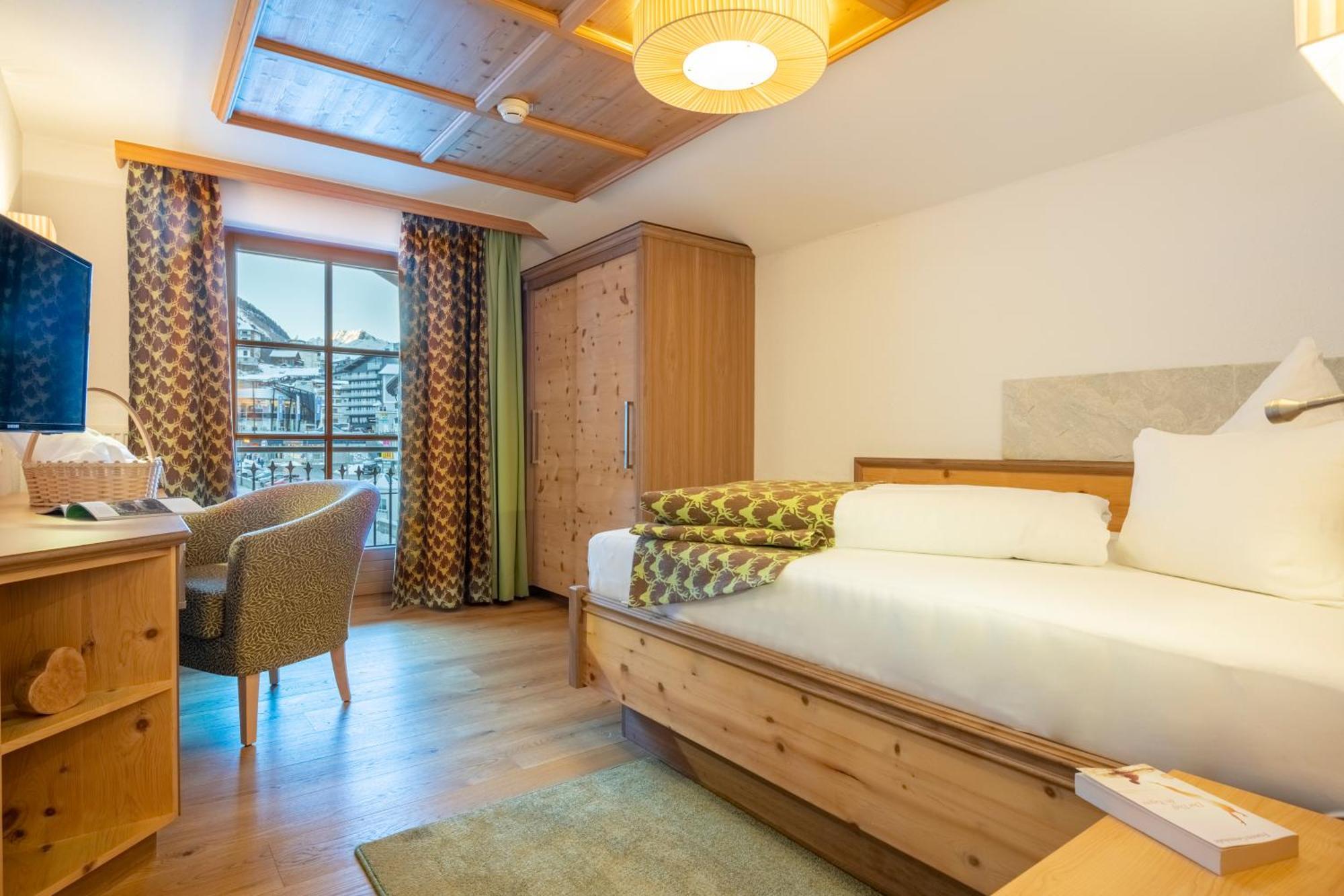 Hotel Olympia Ischgl Bagian luar foto