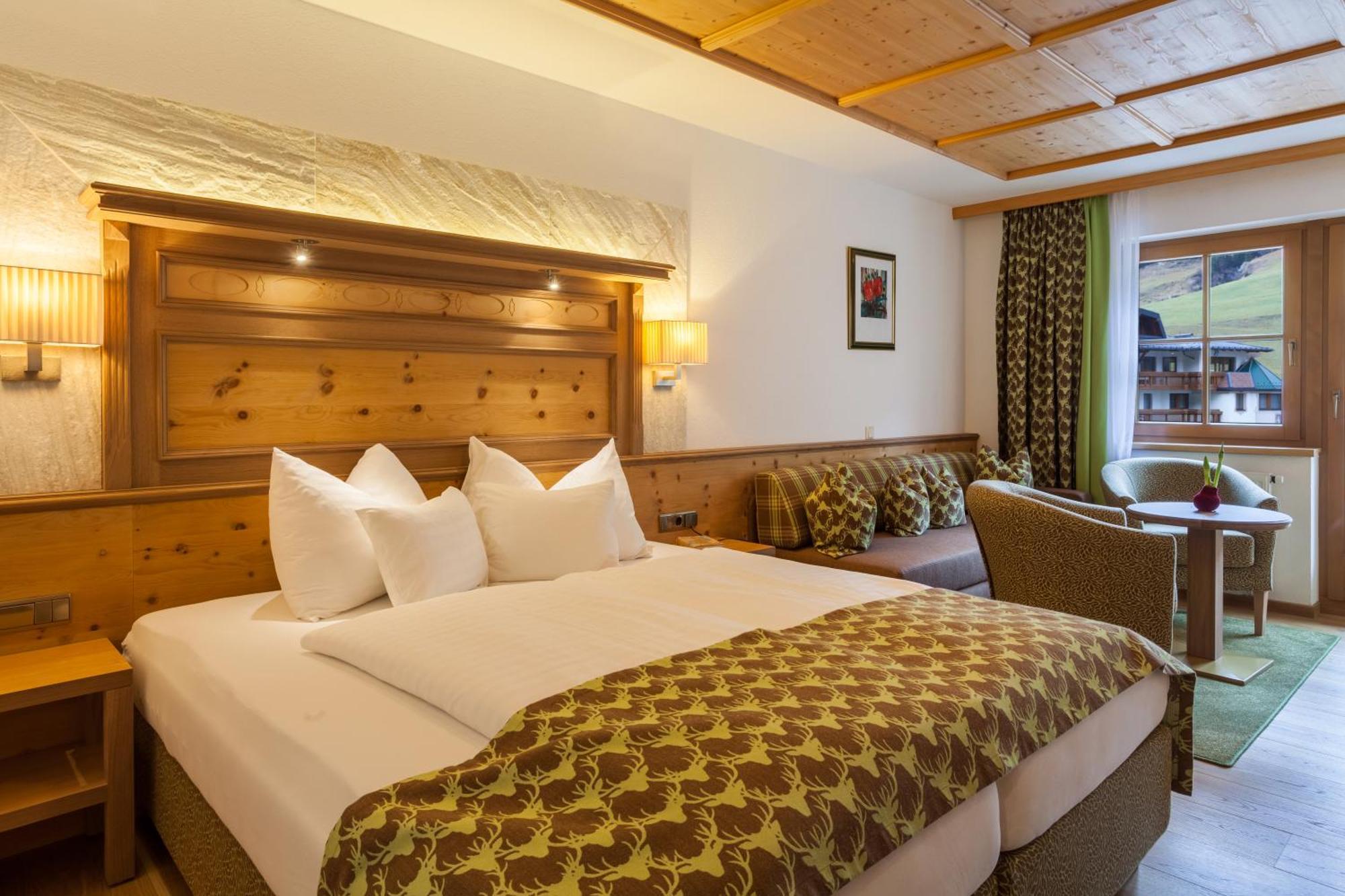 Hotel Olympia Ischgl Bagian luar foto