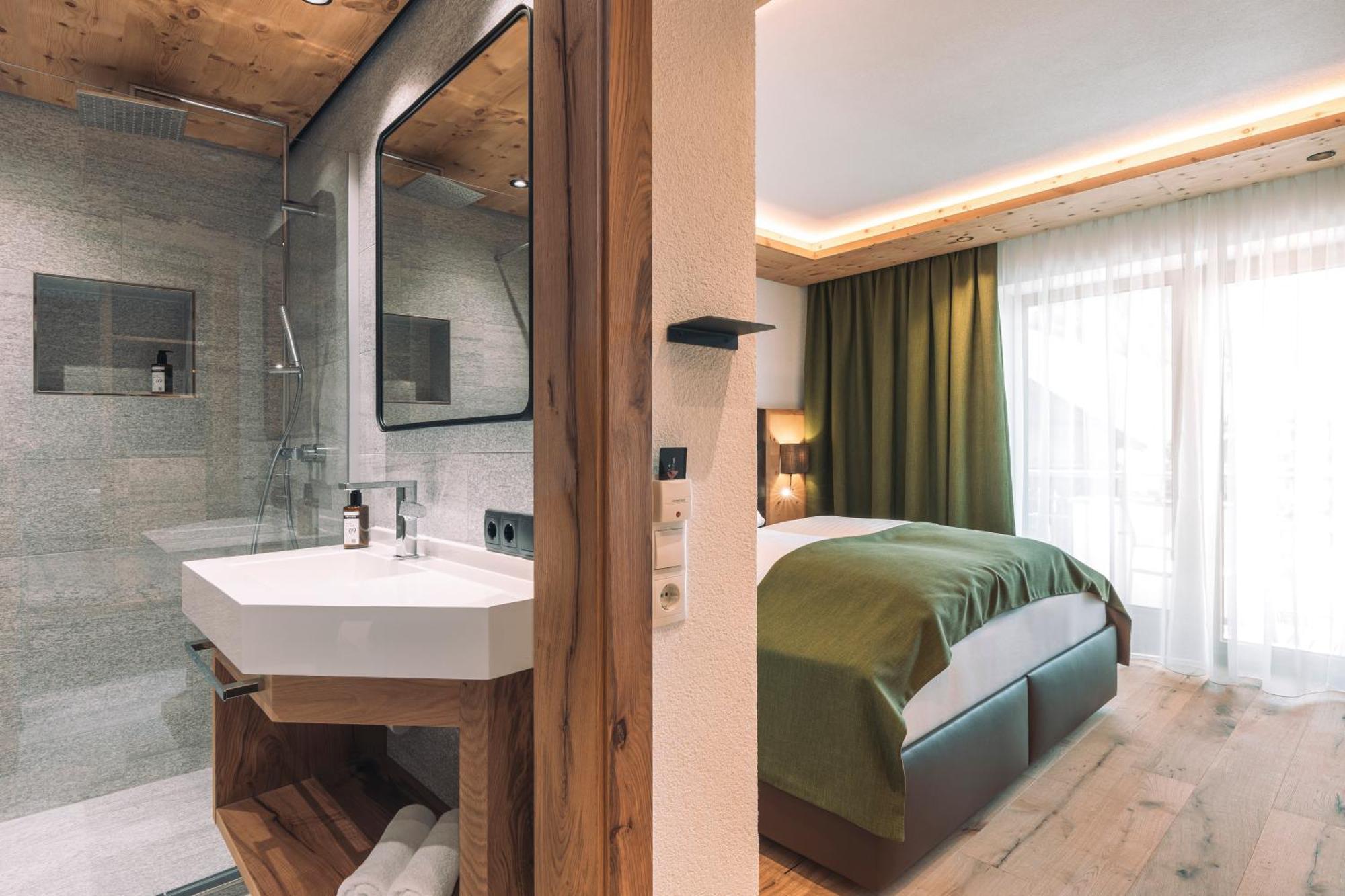 Hotel Olympia Ischgl Bagian luar foto